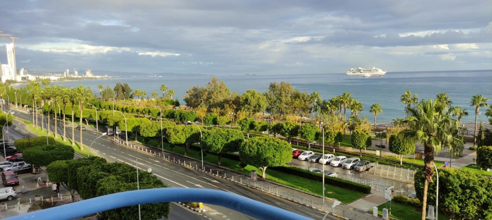 Sea Front & City Center, Amazing Sea View Limassol Exteriör bild